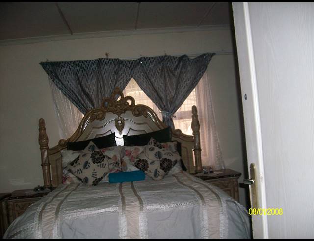 2 BEDROOM FREEHOLD FOR SALE IN MPOPHOMENI
